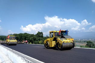 臨清高速公路孟定段進(jìn)入路面施工階段